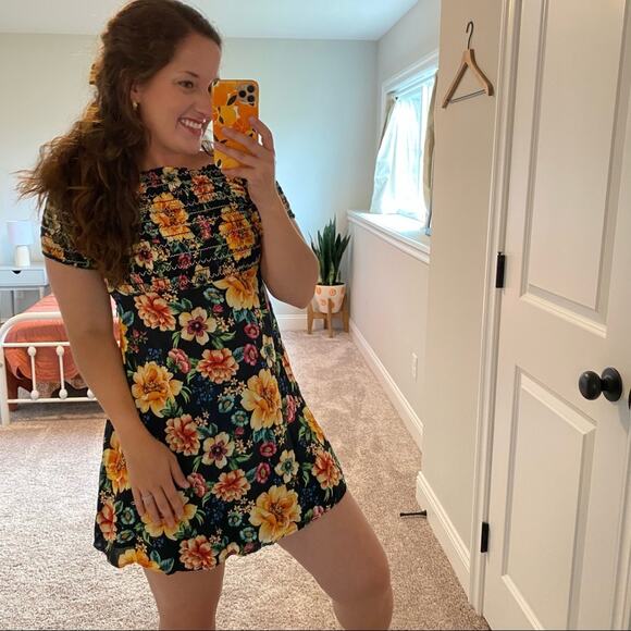 Farm Rio Anthropologie Smocked Floral Mini Dress SP - Picture 2 of 15